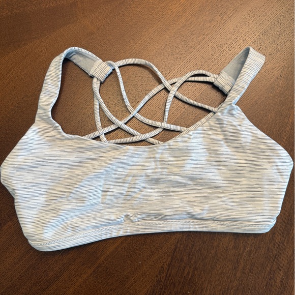 Lululemon Free to Be Sports Bra - Picture 1 of 2